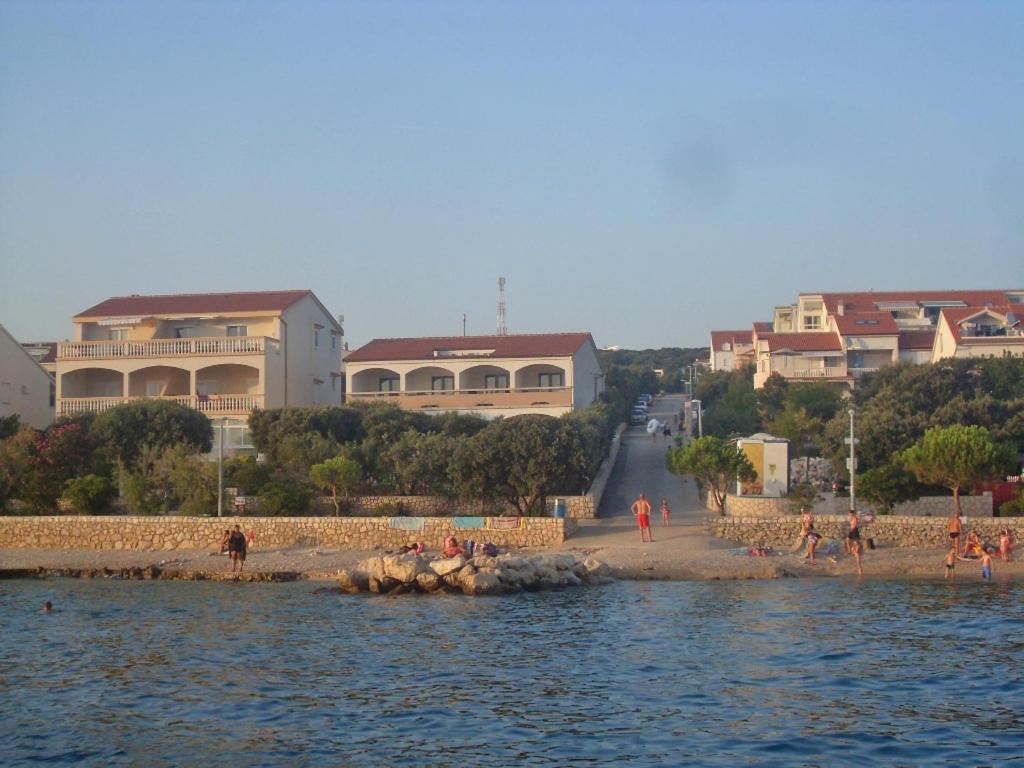 Apartments By The Sea Mandre, Pag - 8655 Kolan Exterior foto